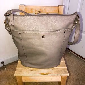 NWOT OLIVE GREY/KHAKI TOMMY HILFIGER HAND BAG